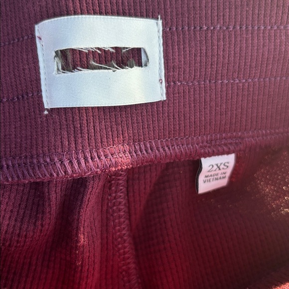Aritzia Burgundy Lounge Waffle Luxe Pant Sunday Best, never worn, tags removed - Picture 5 of 6
